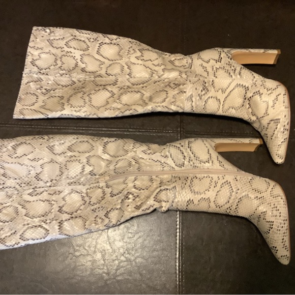 Lulas print heeled boots NWOT - Picture 5 of 7